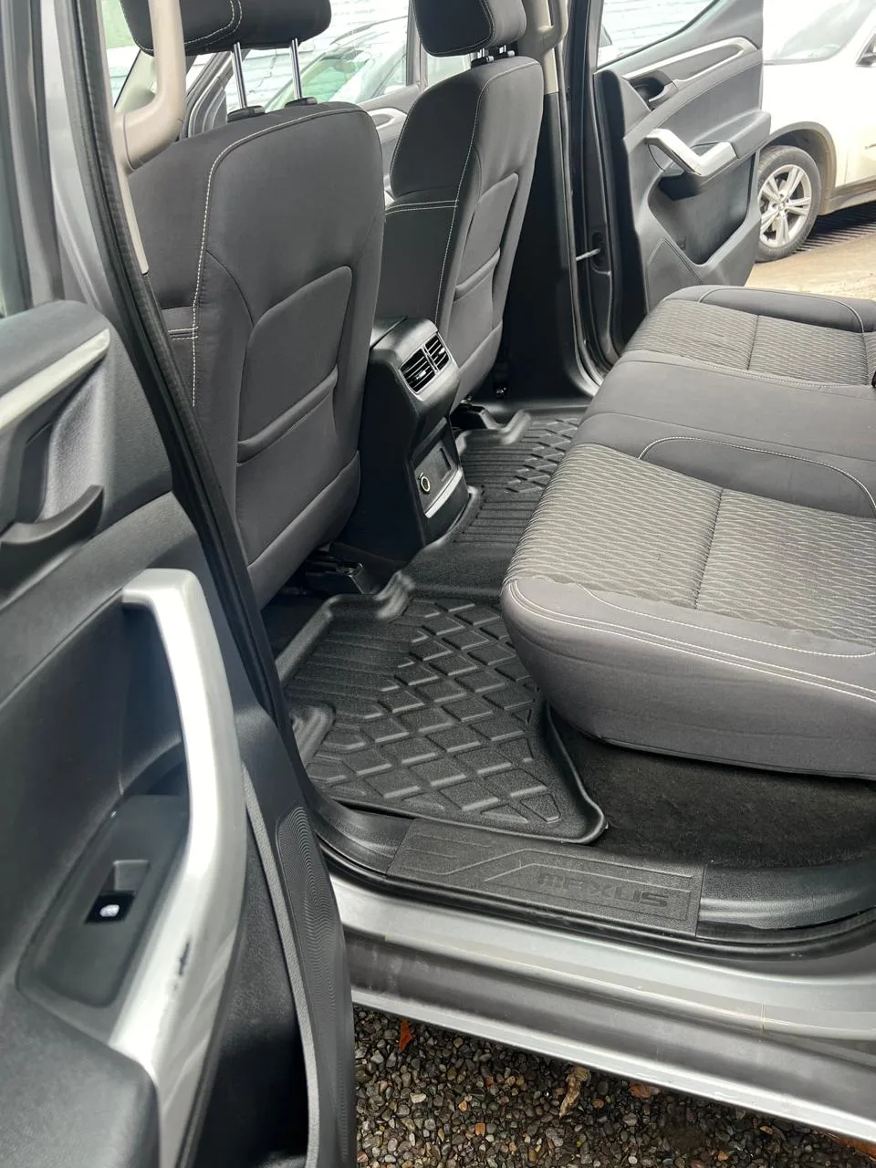 Pisos Calce Perfecto Premium- Maxus - T60 / T90 - 2019-2025 - Imagen 4